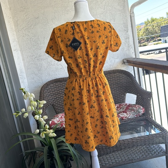 Zaful Floral V Neck A Line Mini Short Sleeves Dress Golden Yellow Dress … - Picture 5 of 17